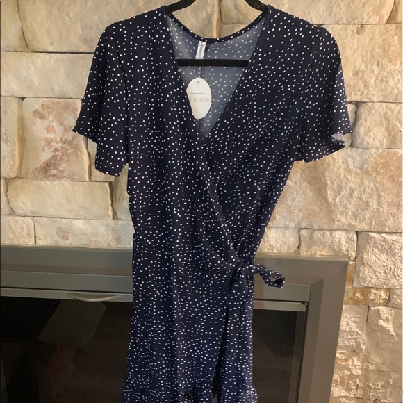 Cute  Wrap dress never worn - Picture 1 of 1